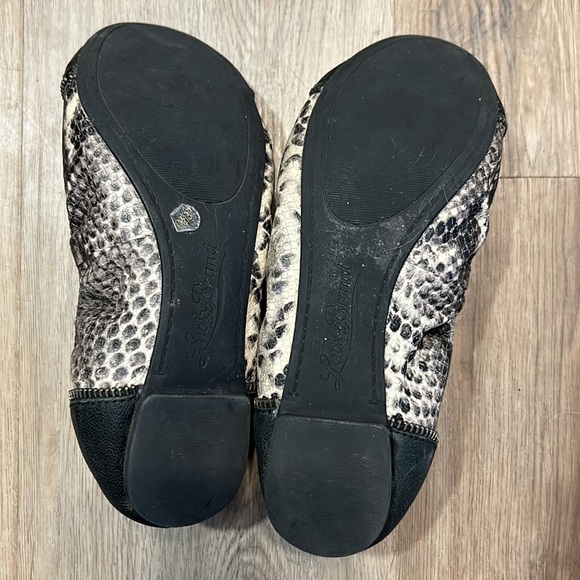 Lucky Brand Snakeskin leather zipper accented ballet flats. Size 7 - Picture 6 of 8